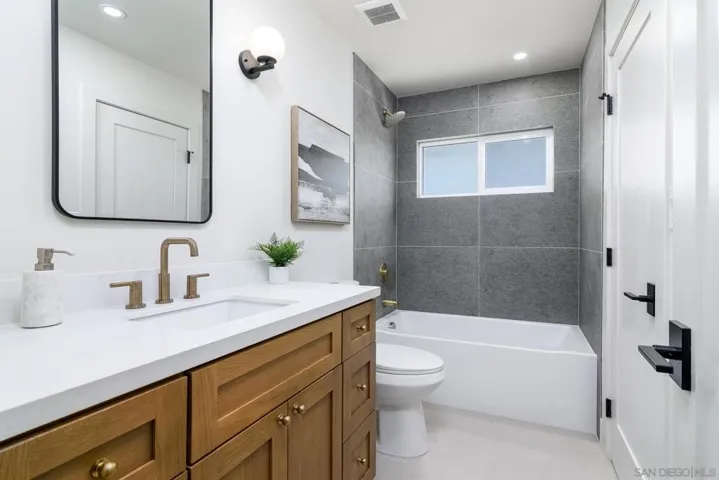 6946 Everglades Ave, San Diego, California 92119