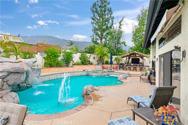 2429 Cliff Road, Upland, California 91784
