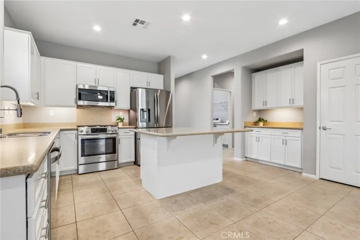 1624 Camino Cresta, Hemet, California 92545