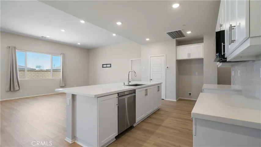 13925 Mesa View, Victorville, California 92392