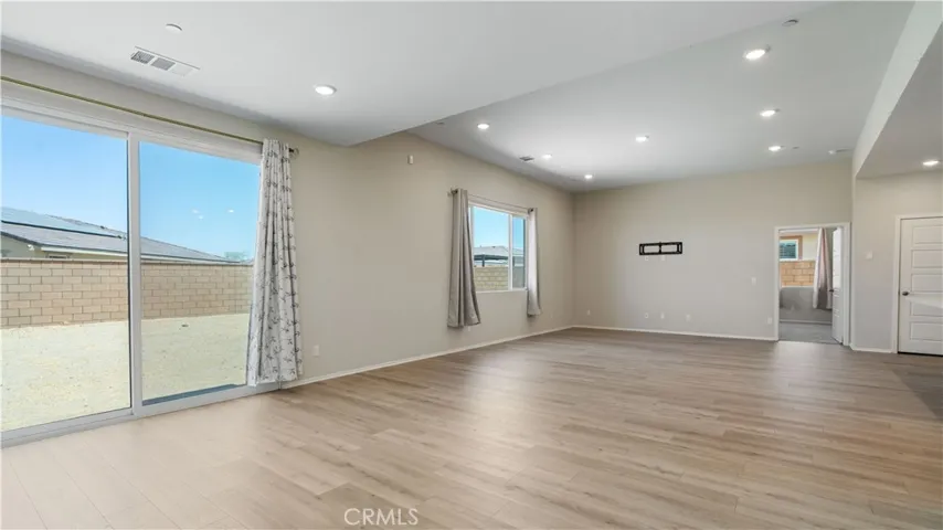 13925 Mesa View, Victorville, California 92392