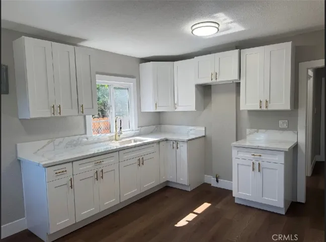 2022 W 31st, Los Angeles, California 90018