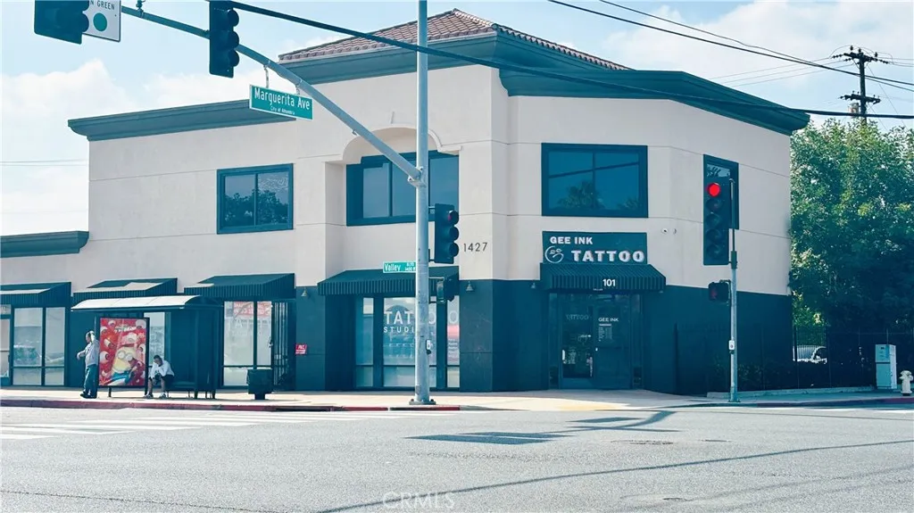 1427 W Valley 101