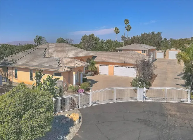 17292 Bali, Riverside, California 92504