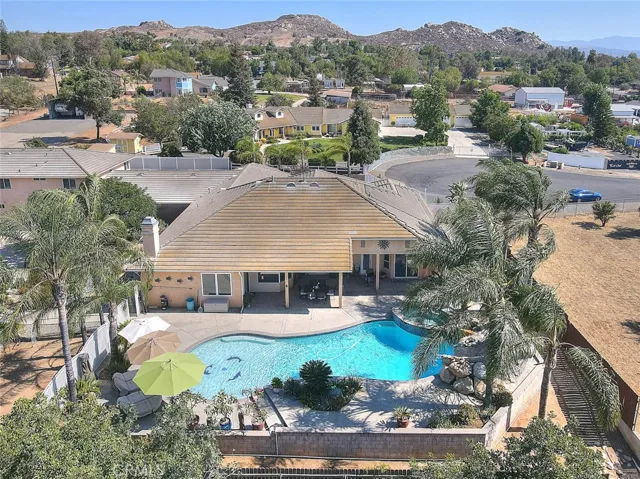 17292 Bali, Riverside, California 92504