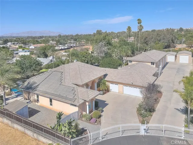 17292 Bali, Riverside, California 92504