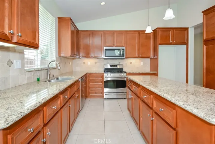 7816 Rawls Drive, Hemet, California 92545