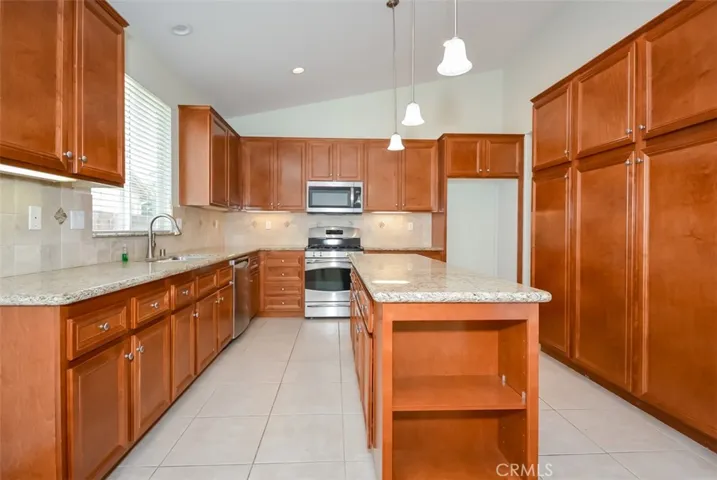 7816 Rawls Drive, Hemet, California 92545