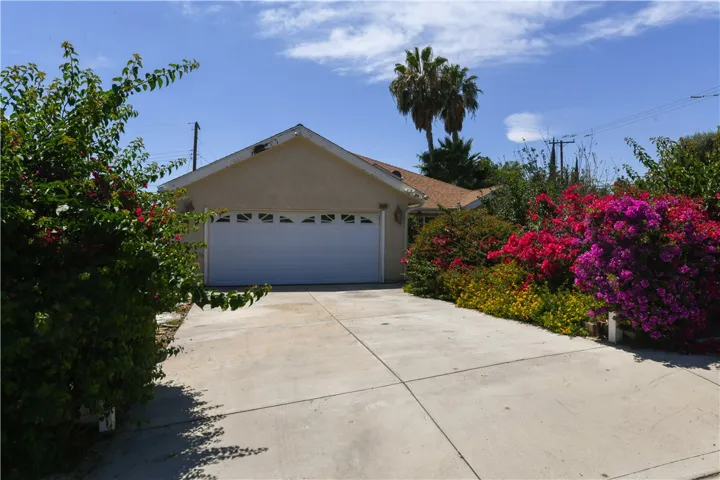 Front view 25481 Foothill Dr E