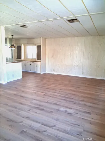 725 W Thornton 157, Hemet, California 92543