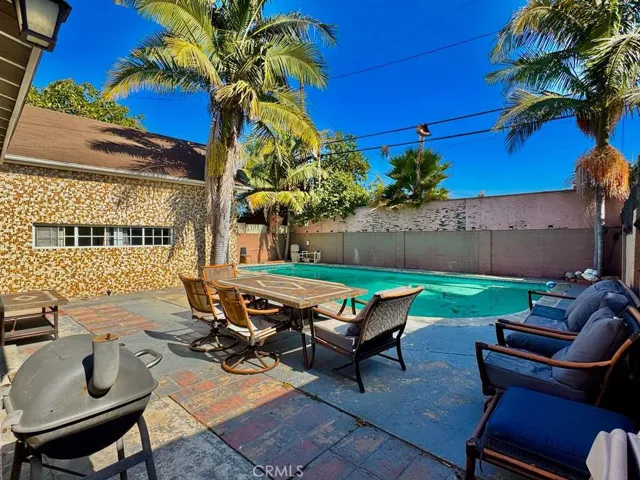 2980 Oakwood Avenue, Lynwood, California 90262