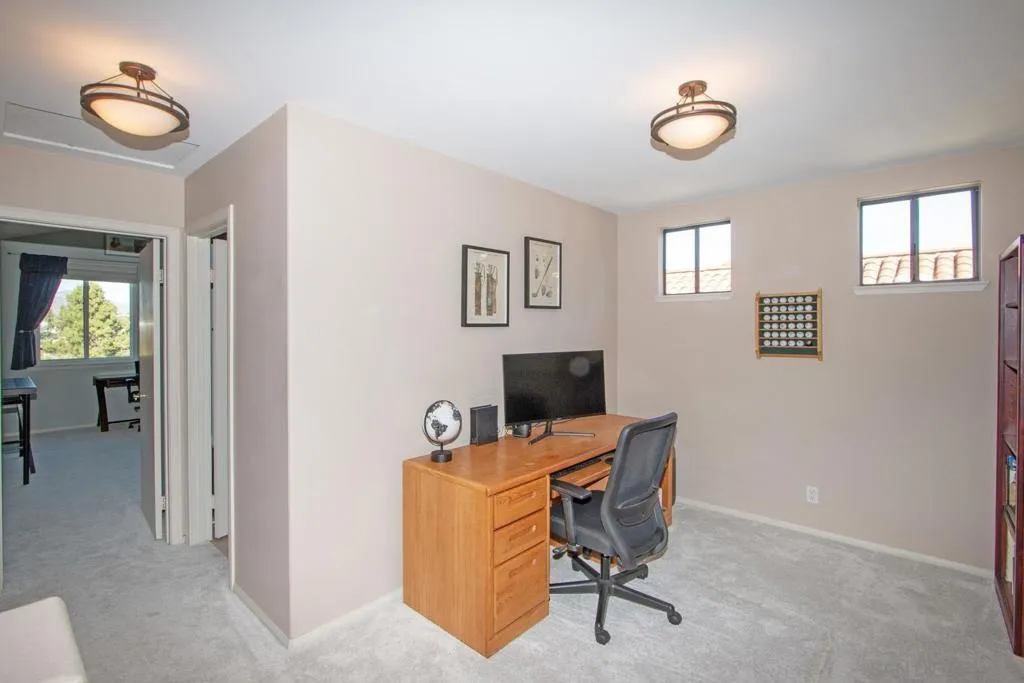 Studio/Study/Office
