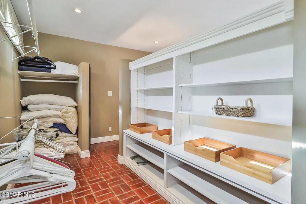 fPrimary Bedroom Suite5