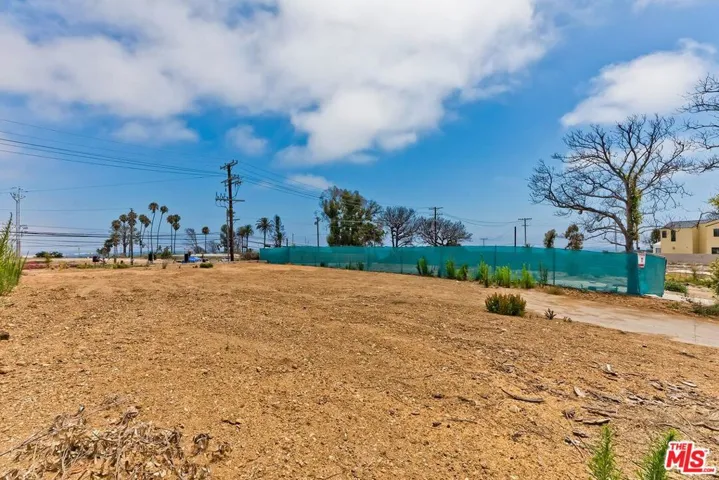 17034 Livorno Drive, Pacific Palisades, California 90272