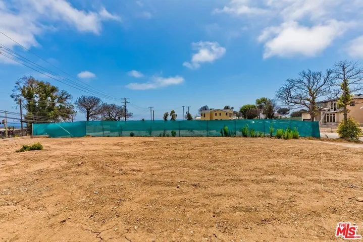 17034 Livorno Drive, Pacific Palisades, California 90272