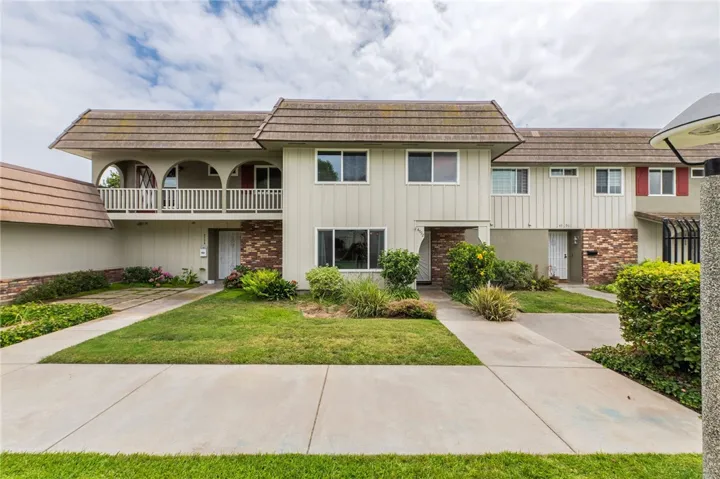 4792 Larwin Avenue, Cypress, California 90630