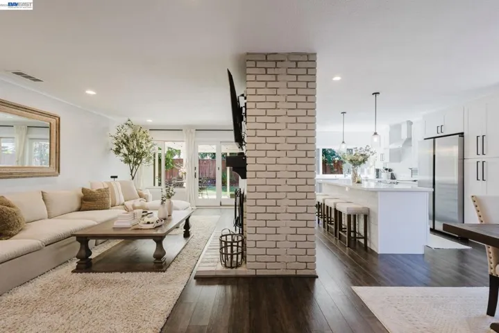 220 Yosemite Dr., Livermore, California 94551