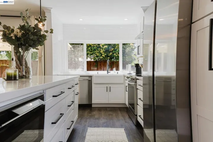 220 Yosemite Dr., Livermore, California 94551