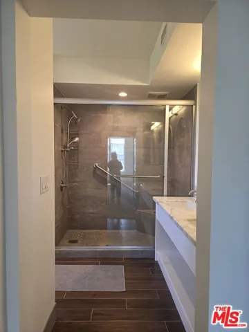 Full Bath for Room 2