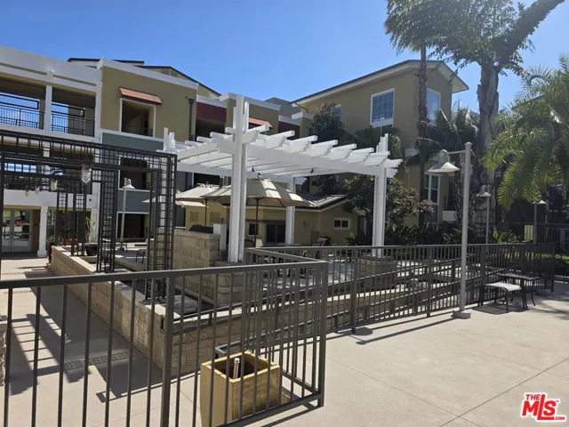 BBQ area, Outdoor Fireplace, C