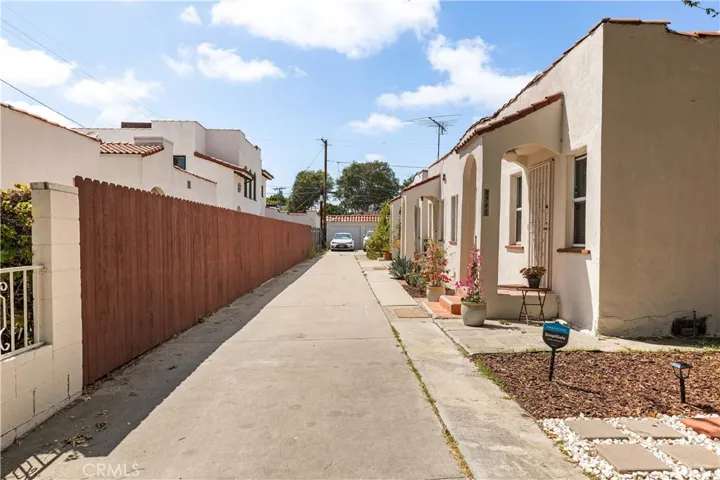 8947 Hubbard, Culver City, California 90232