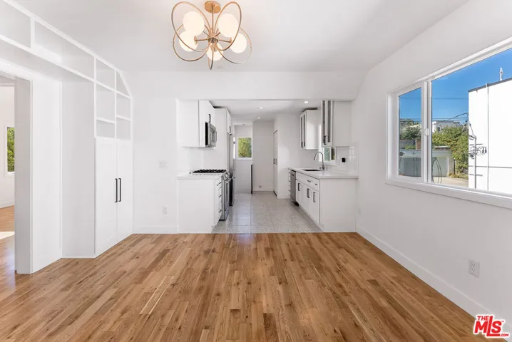 1253 S Rimpau Boulevard, Los Angeles, California 90019
