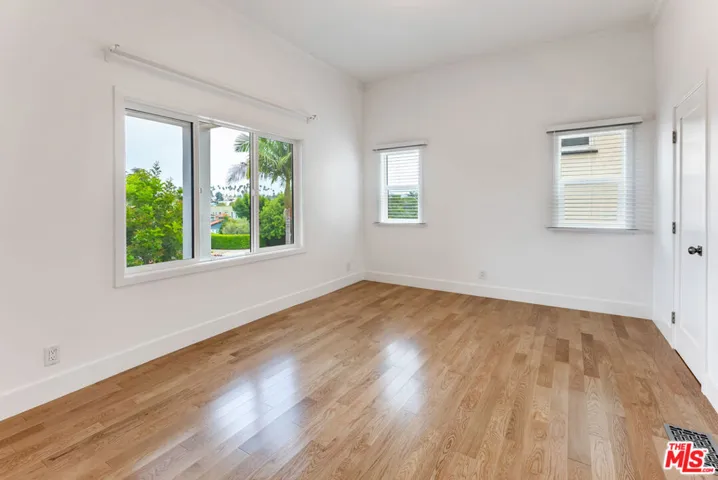 1253 S Rimpau Boulevard, Los Angeles, California 90019