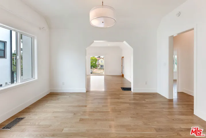 1253 S Rimpau Boulevard, Los Angeles, California 90019