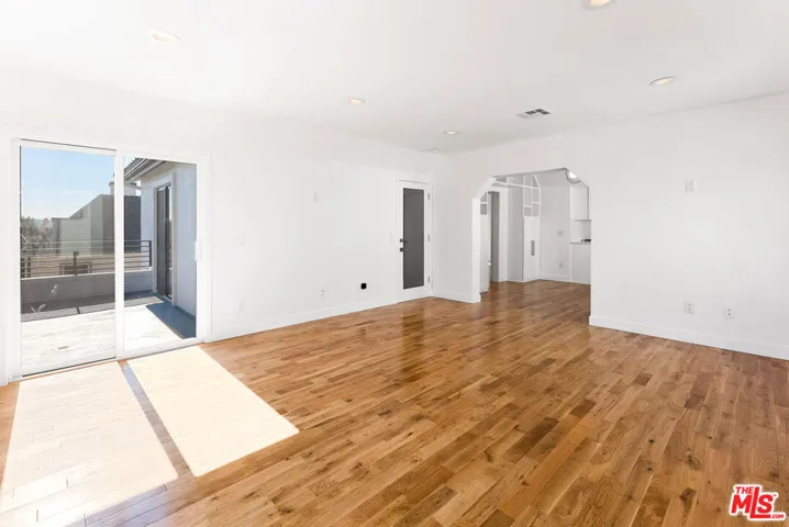 1253 S Rimpau Boulevard, Los Angeles, California 90019