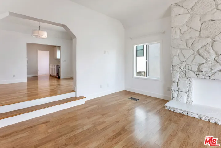 1253 S Rimpau Boulevard, Los Angeles, California 90019