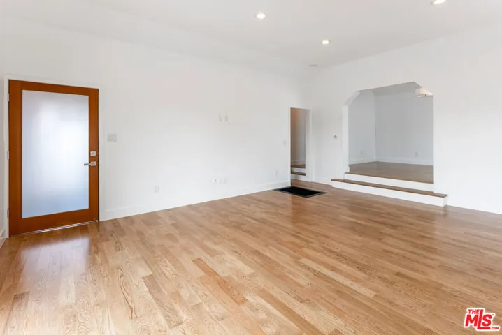1253 S Rimpau Boulevard, Los Angeles, California 90019