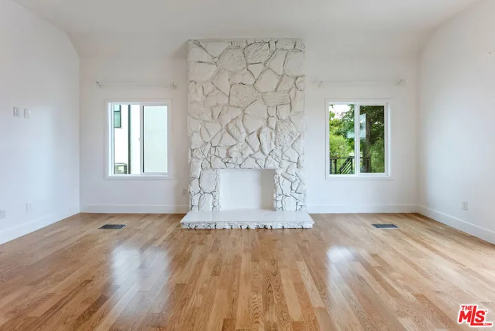 1253 S Rimpau Boulevard, Los Angeles, California 90019