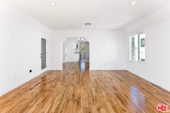 1253 S Rimpau Boulevard, Los Angeles, California 90019