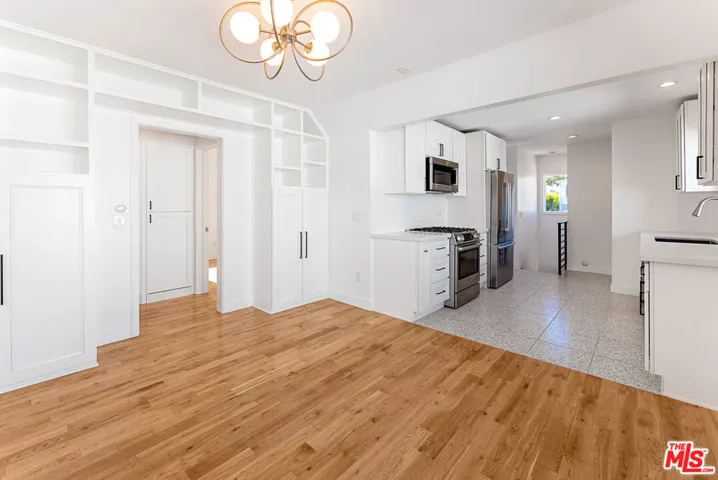 1253 S Rimpau Boulevard, Los Angeles, California 90019