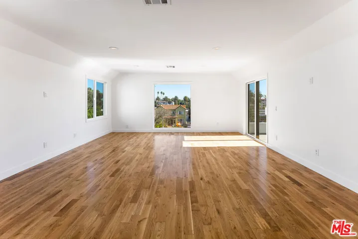 1253 S Rimpau Boulevard, Los Angeles, California 90019
