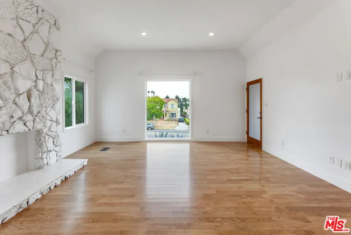 1253 S Rimpau Boulevard, Los Angeles, California 90019