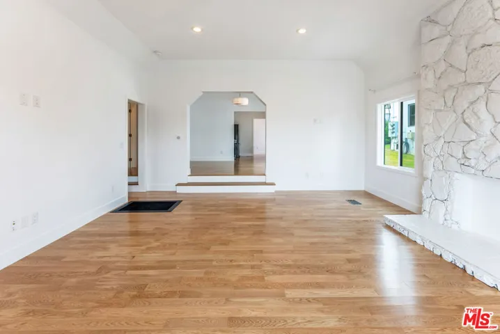 1253 S Rimpau Boulevard, Los Angeles, California 90019