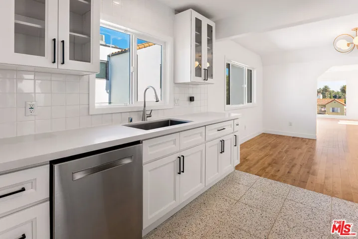 1253 S Rimpau Boulevard, Los Angeles, California 90019