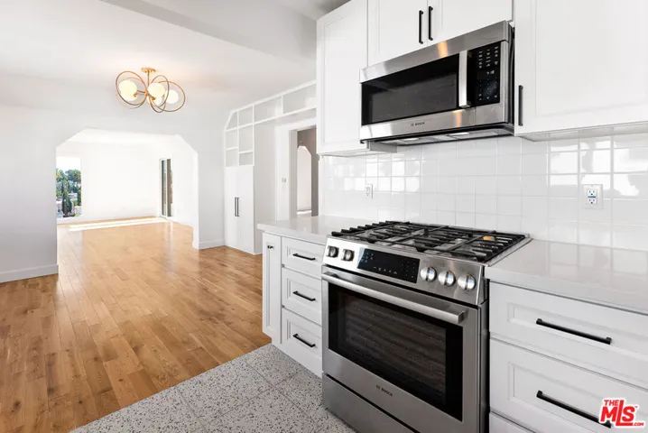 1253 S Rimpau Boulevard, Los Angeles, California 90019