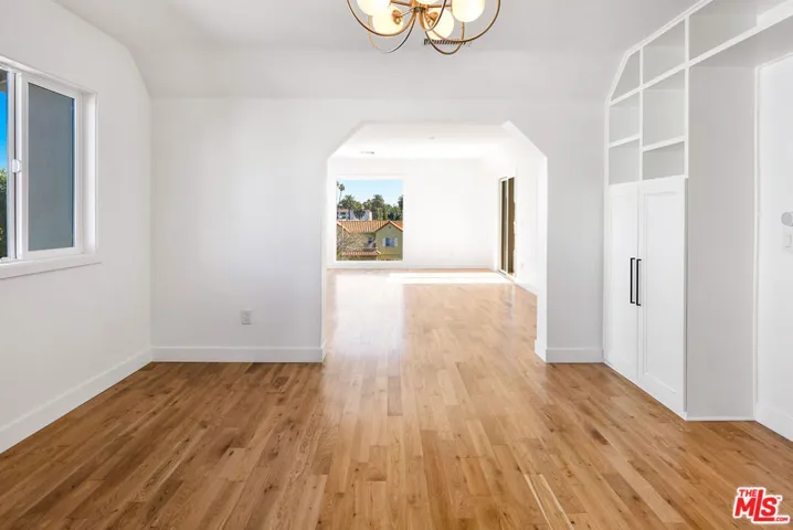 1253 S Rimpau Boulevard, Los Angeles, California 90019