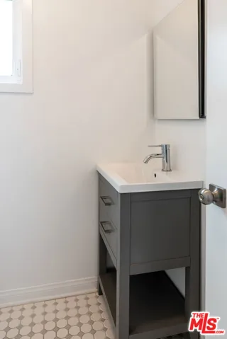 1253 S Rimpau Boulevard, Los Angeles, California 90019