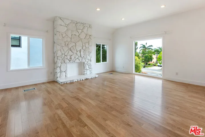 1253 S Rimpau Boulevard, Los Angeles, California 90019