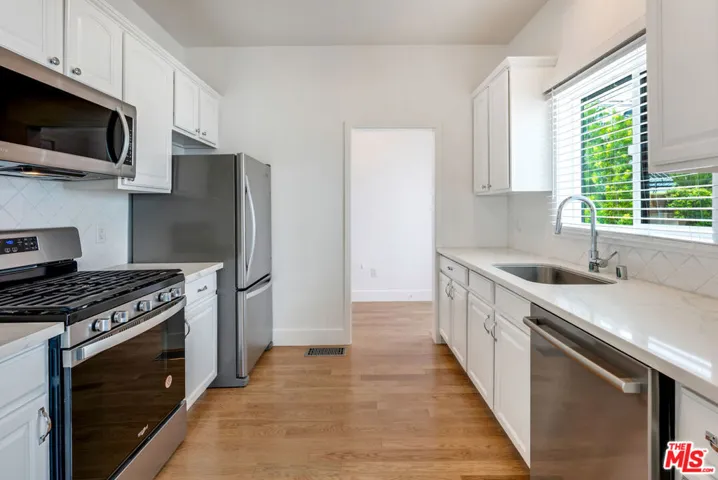 1253 S Rimpau Boulevard, Los Angeles, California 90019