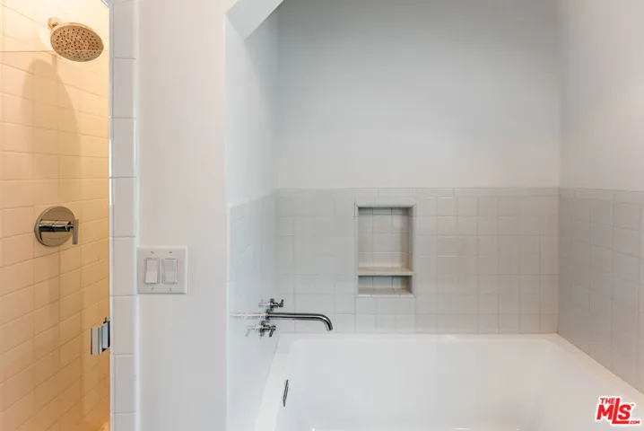 1253 S Rimpau Boulevard, Los Angeles, California 90019