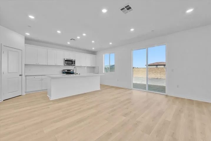 34427 Sakura Ln, Winchester, California 92596