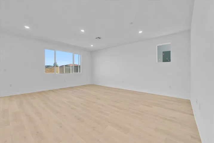 34427 Sakura Ln, Winchester, California 92596