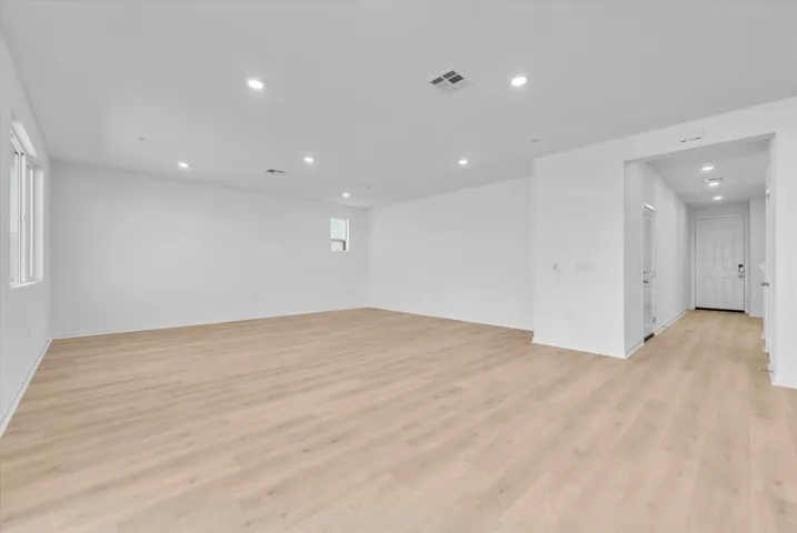 34427 Sakura Ln, Winchester, California 92596