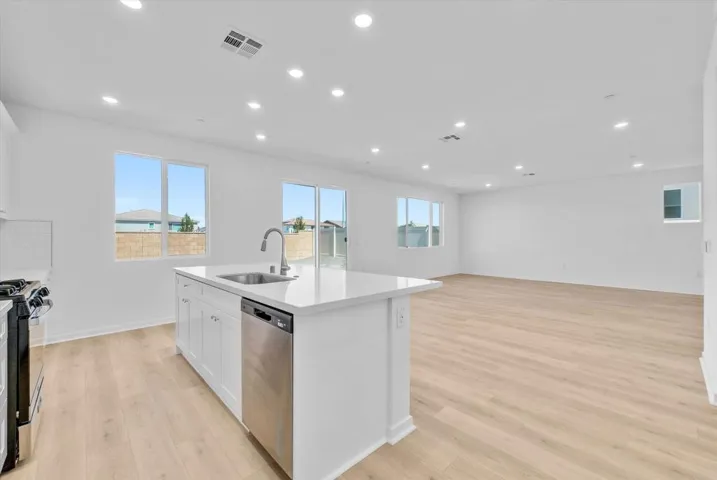 34427 Sakura Ln, Winchester, California 92596