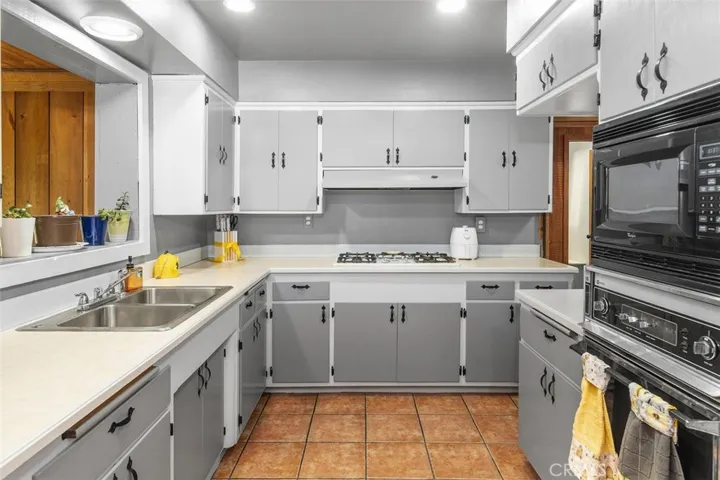 20505 Claremont Avenue, Riverside, California 92507