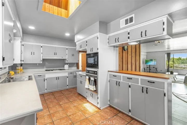 20505 Claremont Avenue, Riverside, California 92507
